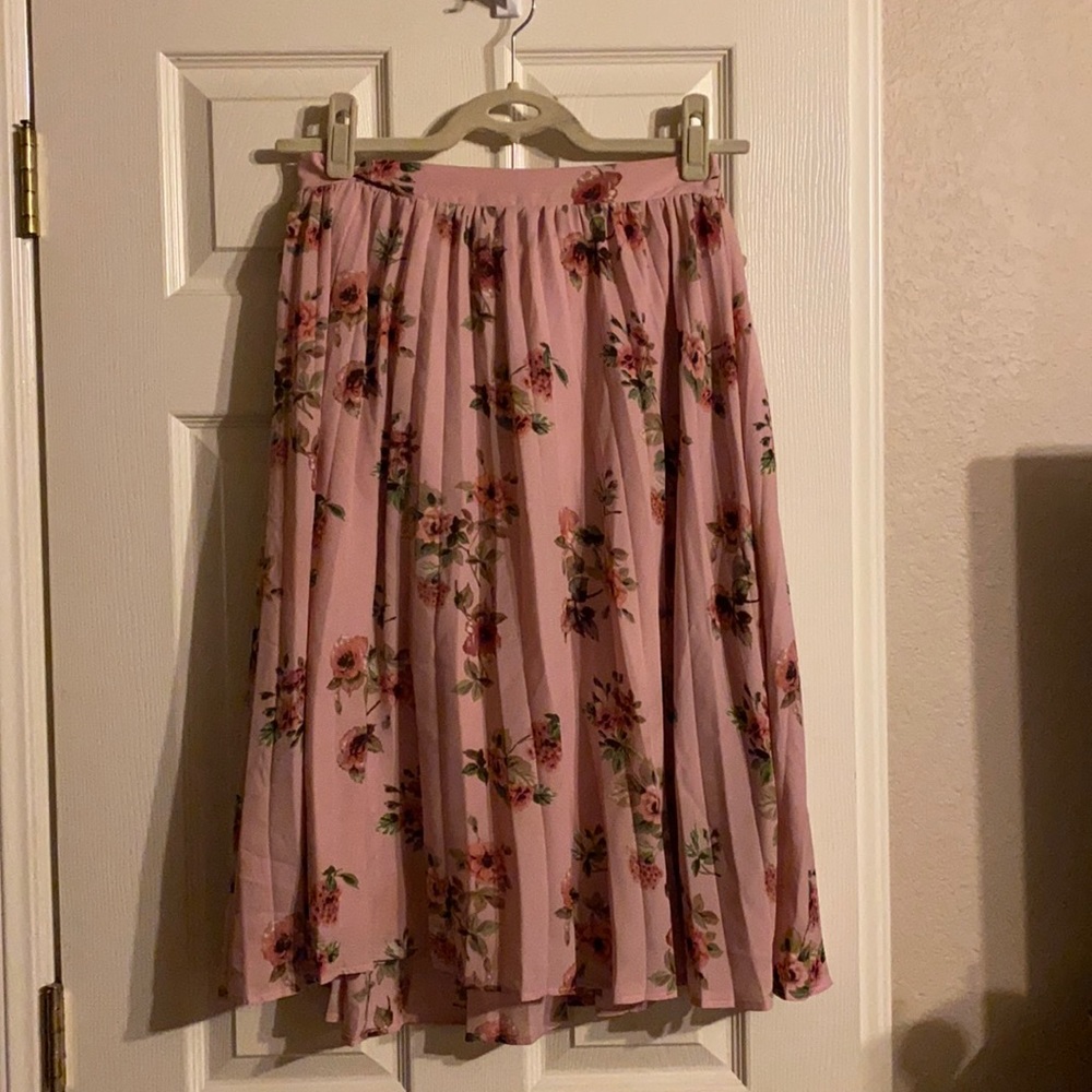 Pleated floral skirt